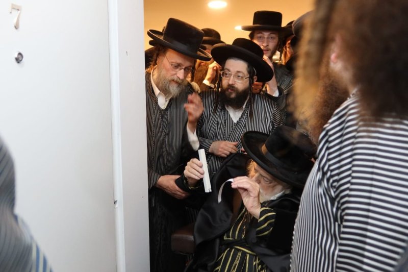 באדיבות המצלם