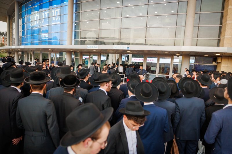 דניאל נפוסי, אריאל רבינסקי ומנדי טוויטו