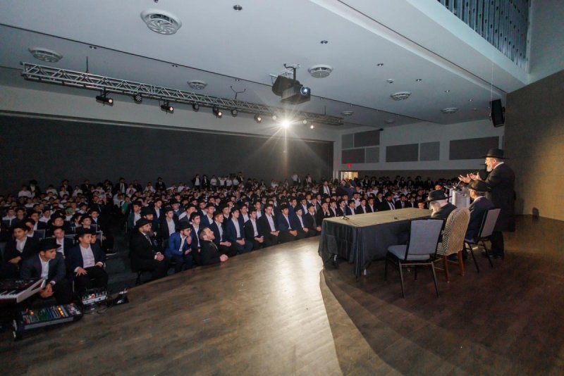 דניאל נפוסי ומאיר זלזניק