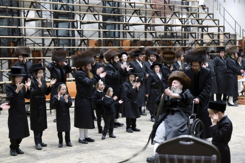 באדיבות המצלם