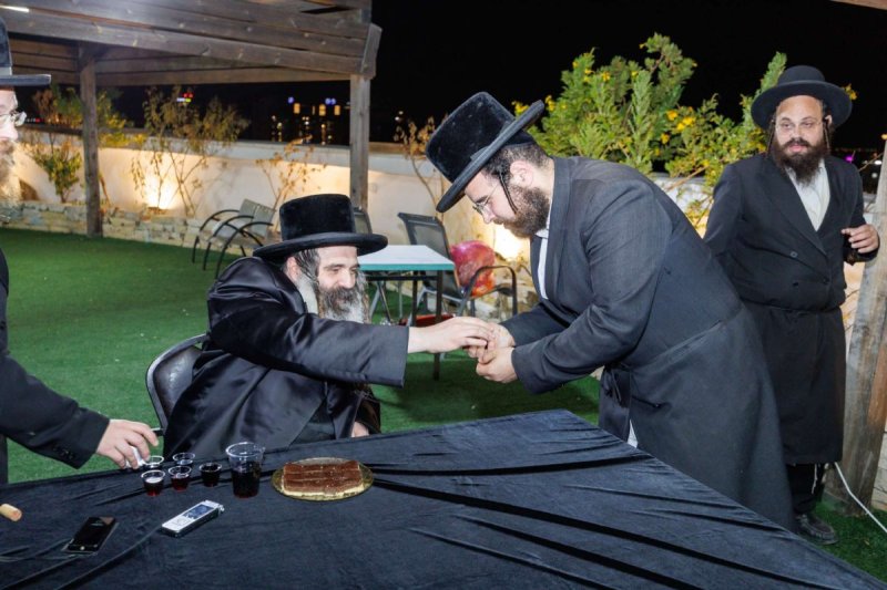 באדיבות המצלם