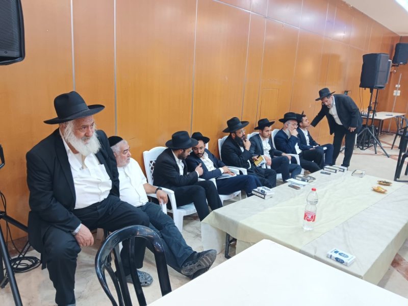 באדיבות המצלם