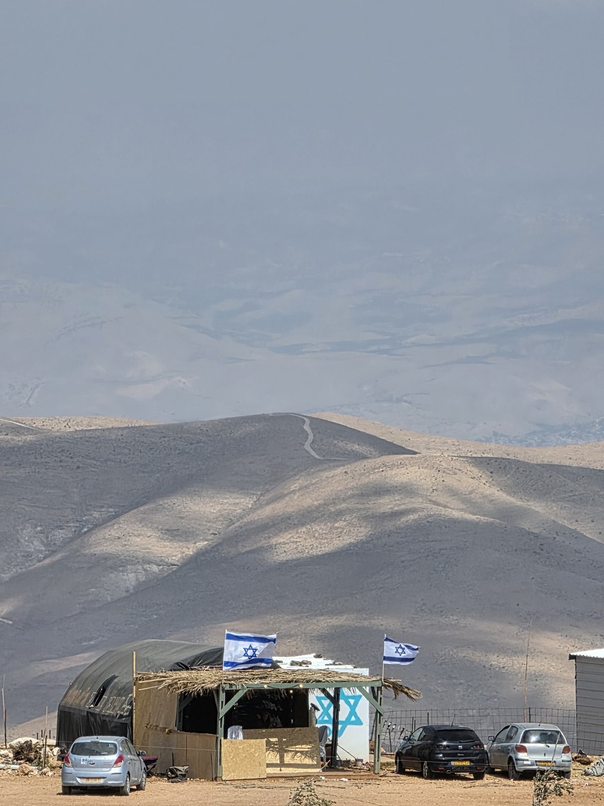 בחדרי חרדים