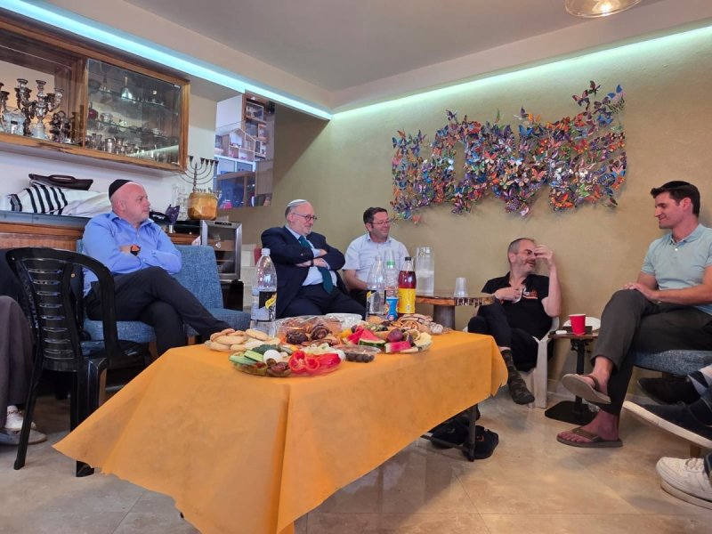 באדיבות המצלם