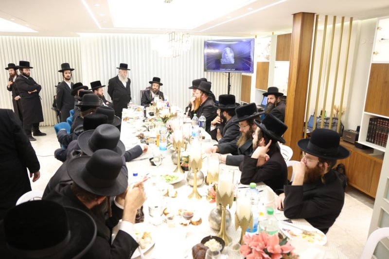 באדיבות המצלם