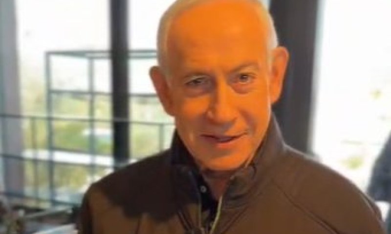 נתניהו מזים שמועות על מותו בסרטון חריג: "אני מת רק על קפה"