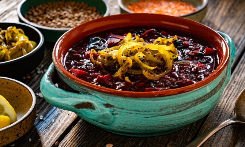 אש סלק &ndash; תבשיל בשרי אדמוני חמוץ-מתוק ממוצא פרסי