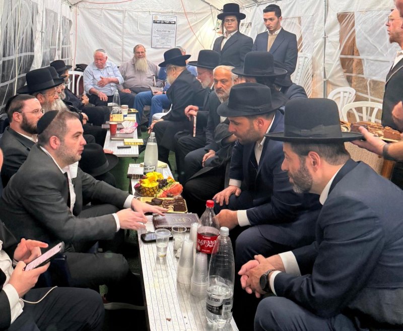 באדיבות המצלם