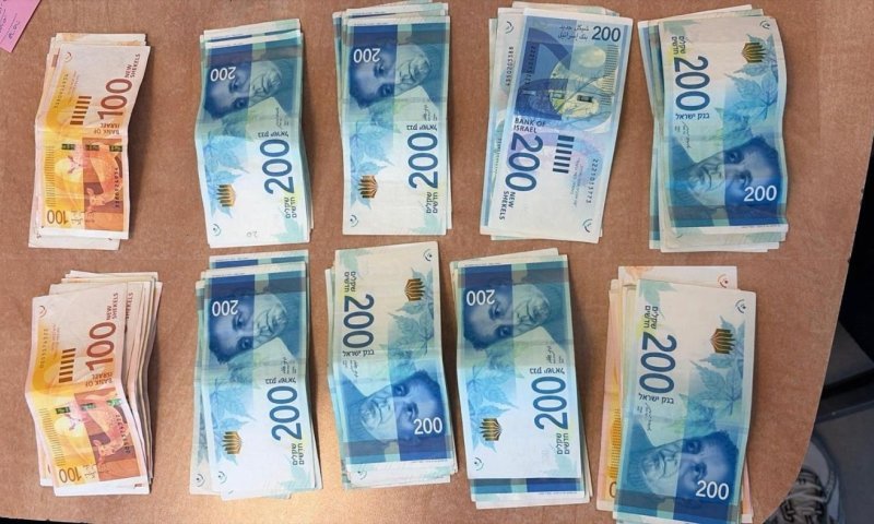 אסירים ואזרח ניסו לשחד סוכן סמוי שהוסווה כלוחם כליאה