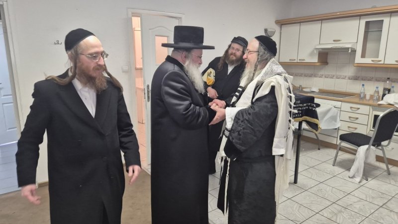 באדיבות המצלם