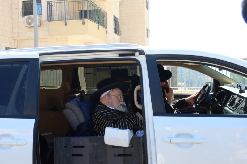 באדיבות המצלם