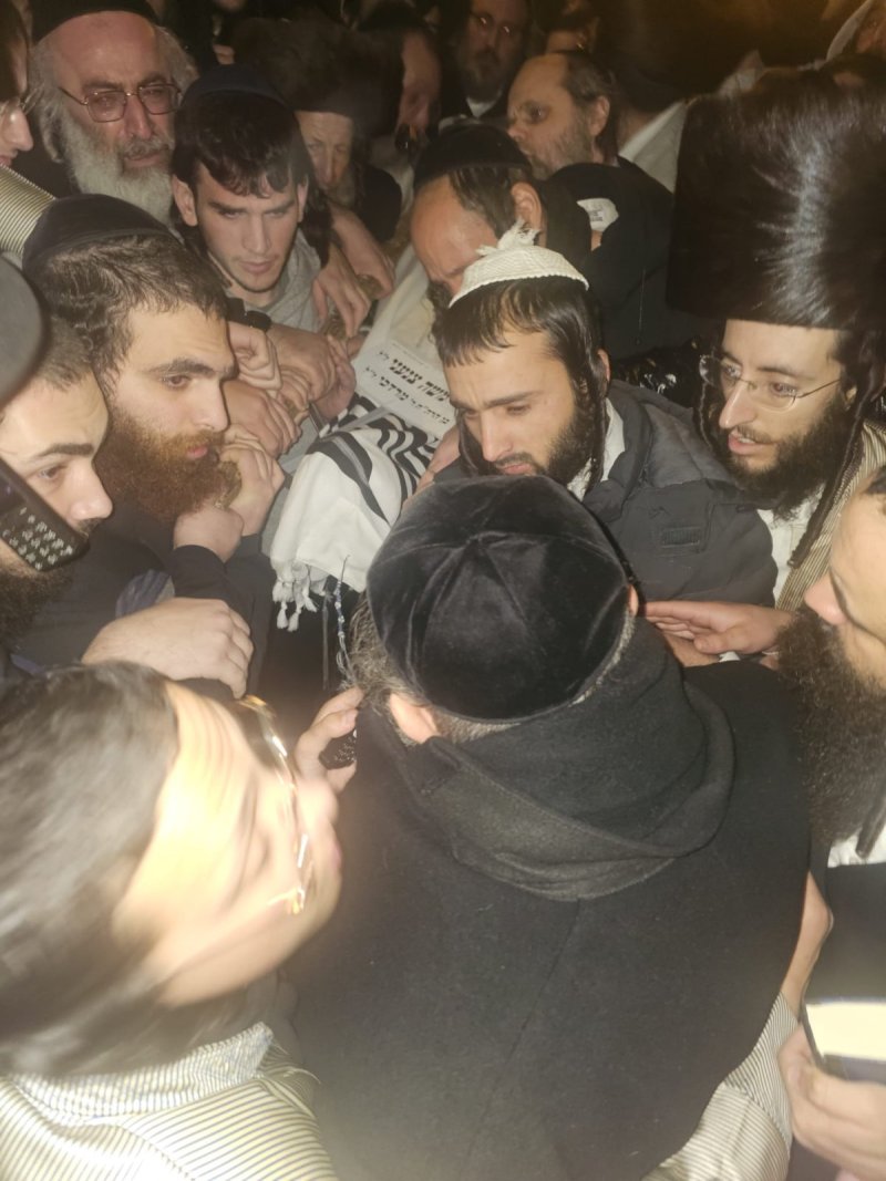 באדיבות המצלם