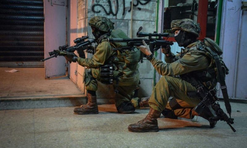 מכסחים את הדשא: לוחמי דובדבן עצרו חמישה מחבלים ובהם אחד שתכנן פיגוע מיידי | צפו
