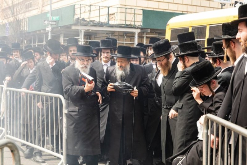 אברומי בלום, אחים לאנטשעווסקי, אייזיק י.