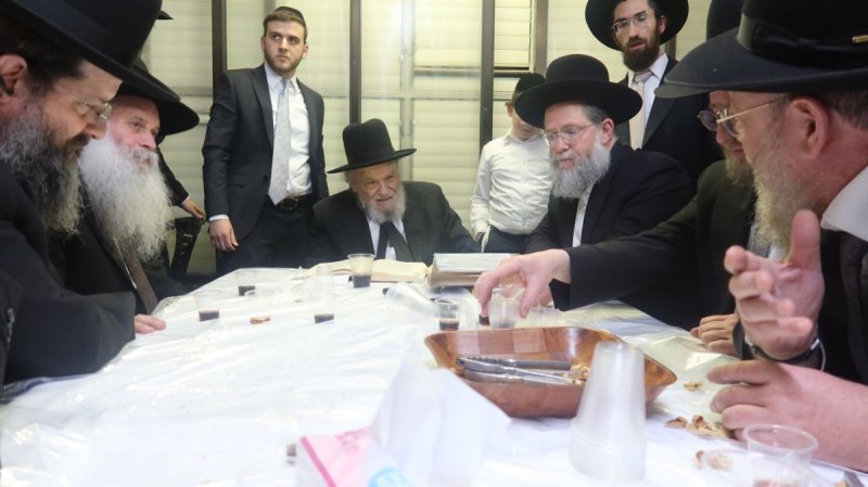 באדיבות המצלם