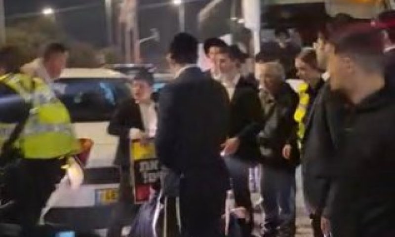 מפגיני 'הפלג' נבלמו בדרך לביתו של הקצין - וחסמו את הכניסה לאשקלון