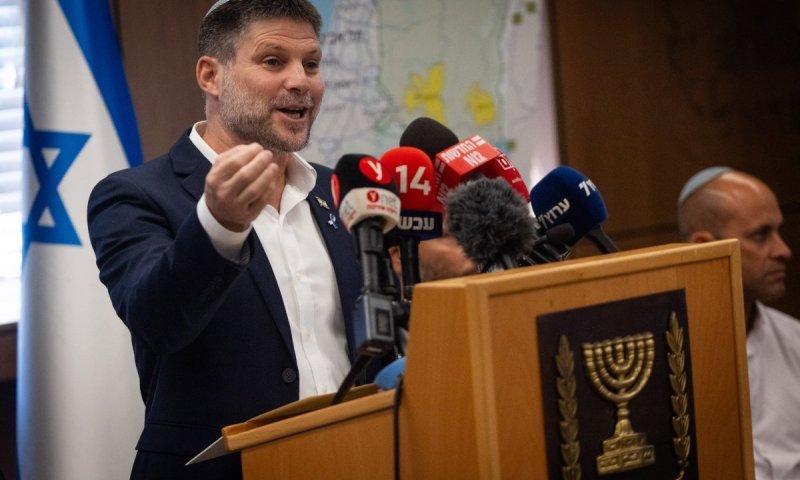 סמוטריץ': "ממשלה עם מנסור עבאס חמורה מ-7 באוקטובר"