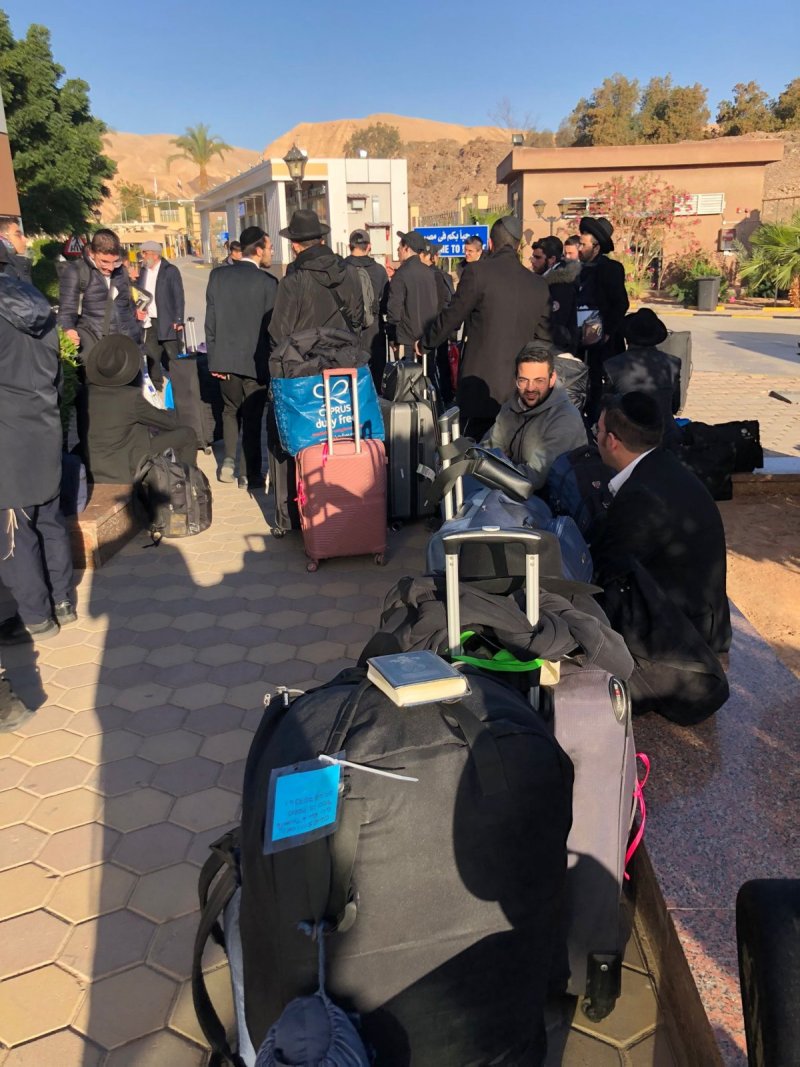 באדיבות המצל