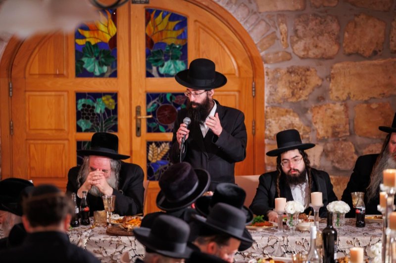 באדיבות המצלם