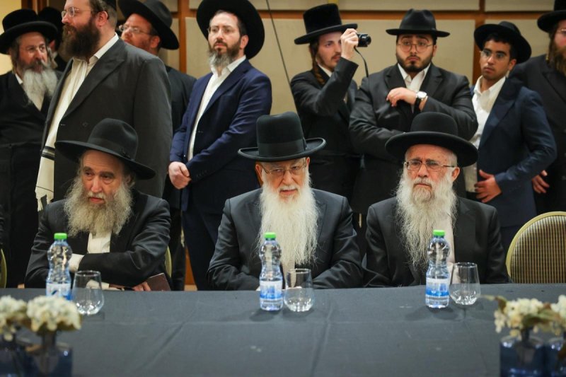 דניאל נפוסי ומאיר זלזניק