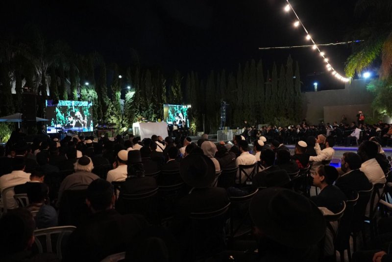 באדיבות המצלם