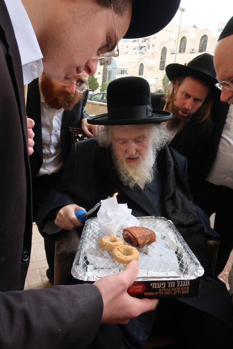 באדיבות המצלם