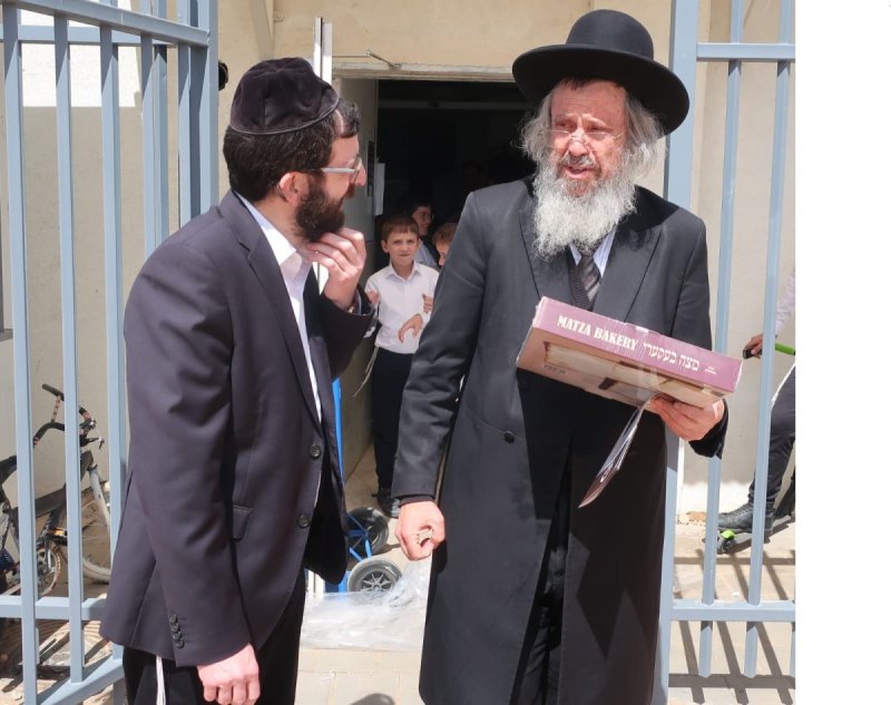 באדיבות המצלם