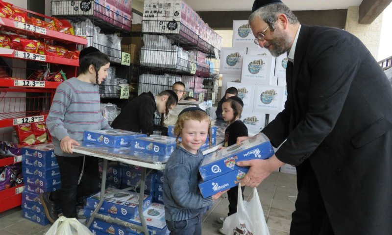שנה שלישית ברציפות: הגבאים שכרו את החנות היוקרתית ל'קמחא'   
