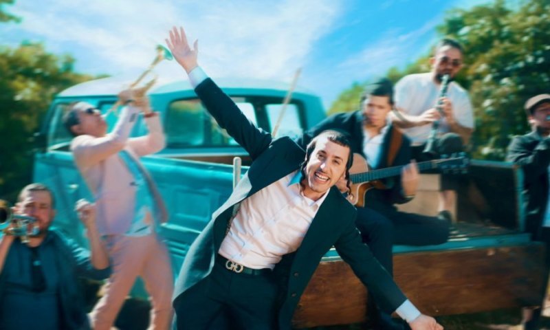 צפו: "אבא טוב" החדש של שמוליק סוכות!