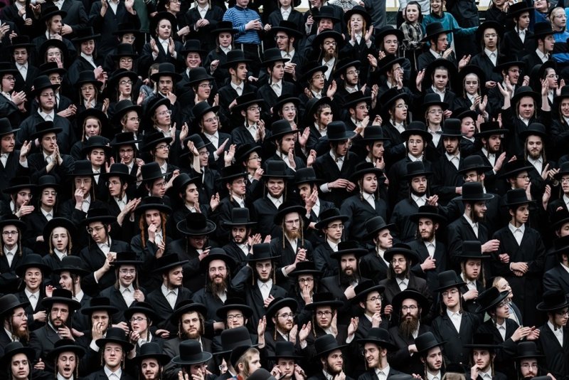 בחצרות סאטמר