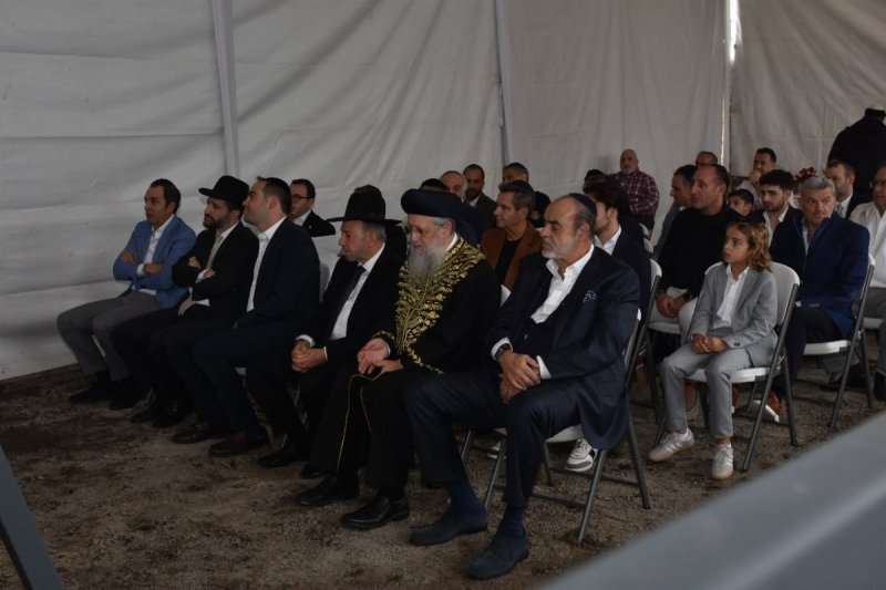 באדיבות המצלם