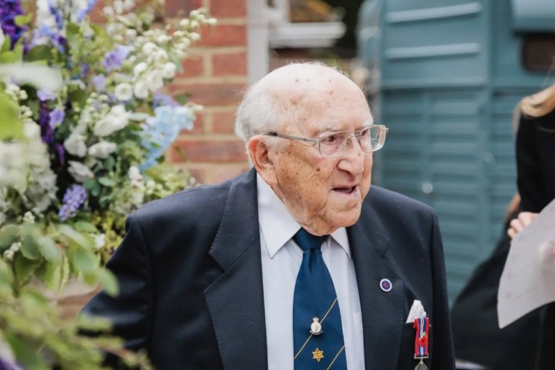 (The Association of Jewish Ex-Servicemen and Women (AJEX