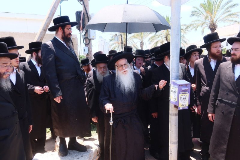 באדיבות המצלם