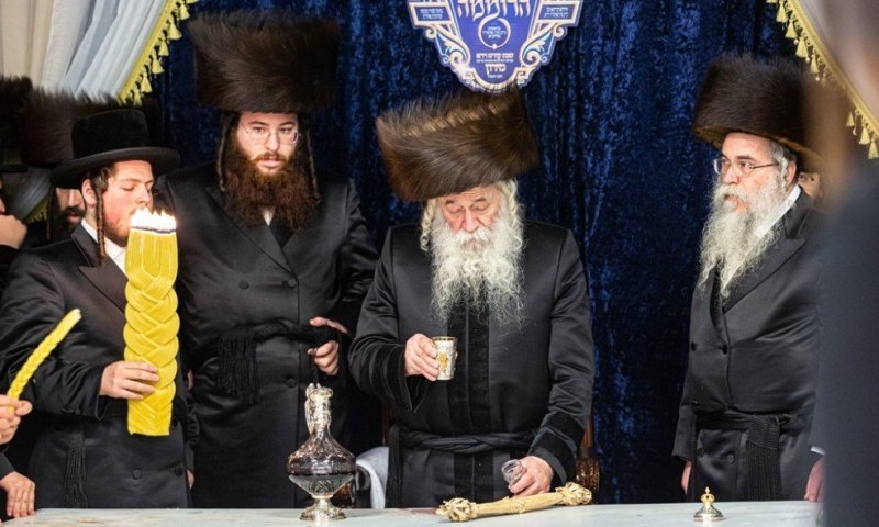 האדמו"ר מטשערנאביל ישבות בויליאמסבורג | כל אירועי וזמני השבת