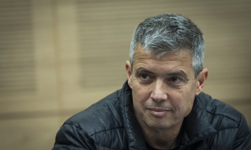 אחרי חילי טרופר: יועז הנדל מצא שותף חדש ורץ עם ירון זליכה