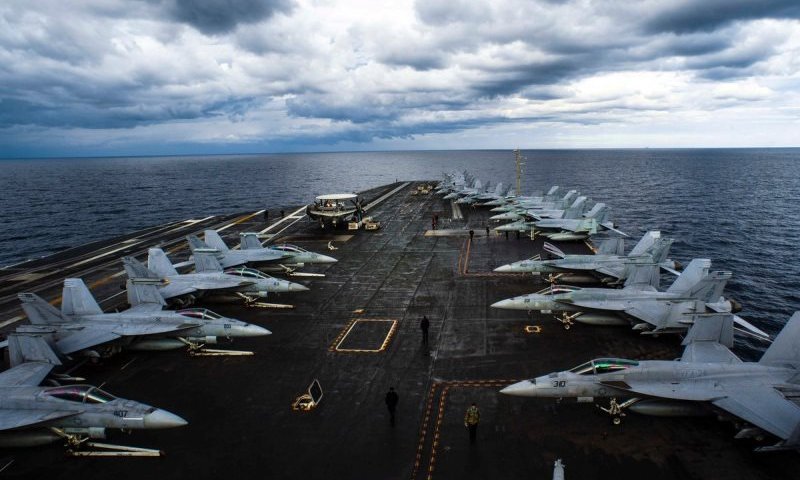 חיל הנחתים האמריקאי בדרך: האם טראמפ יורה על כיבוש קרקעי?