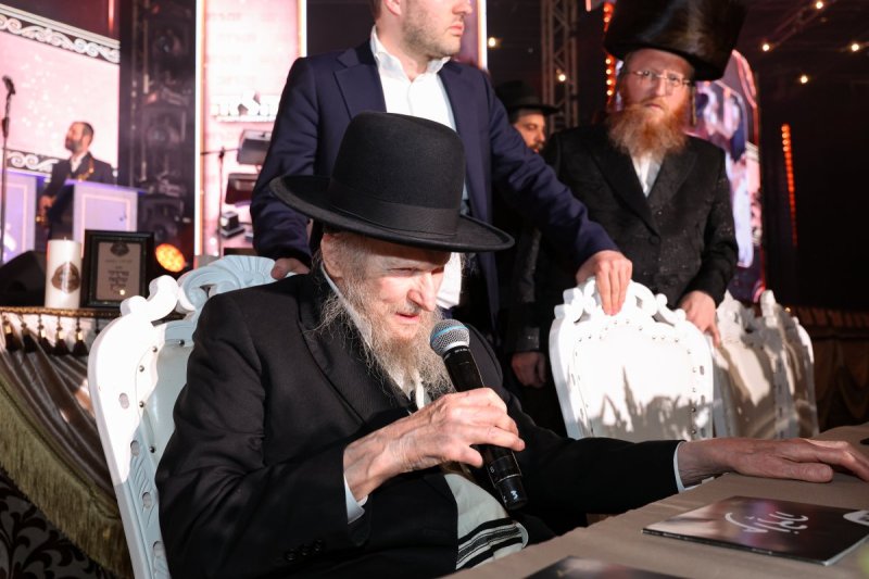 יעקב נחומי וא. אייזנבאך