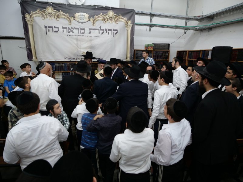 באדיבות המצלם