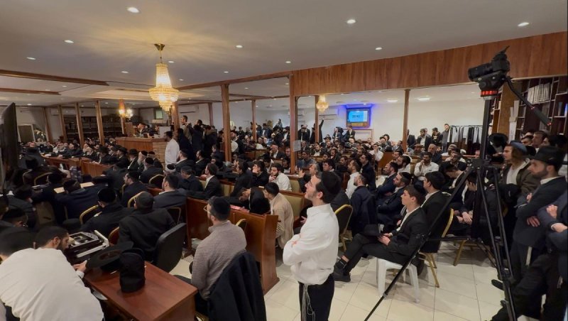 באדיבות המצלם