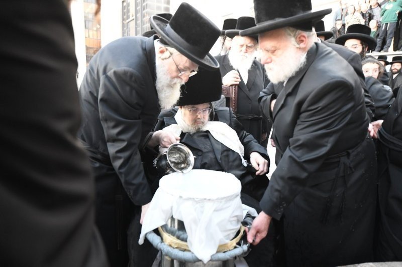 אנשיל בעק וא.מ.ש