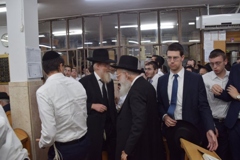 באדיבות המצלם