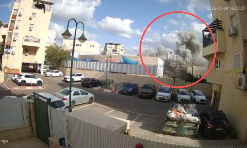 צפו: רגע נפילת הרסיס באלעד והפיצוץ שהרעיד את האזור