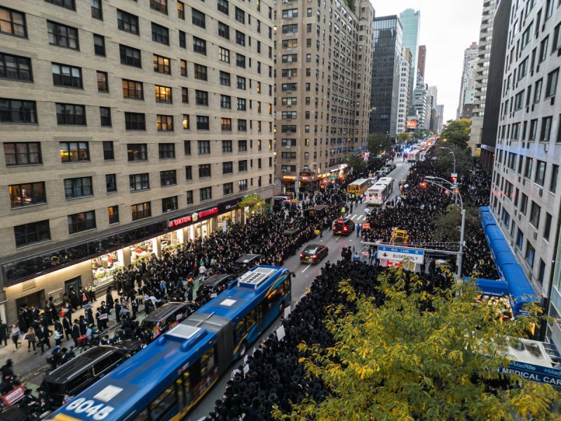 האחים לאנטשעווסקי, אברומי בלום, ד. ה. כרם, אייזיק. י, Clear shot