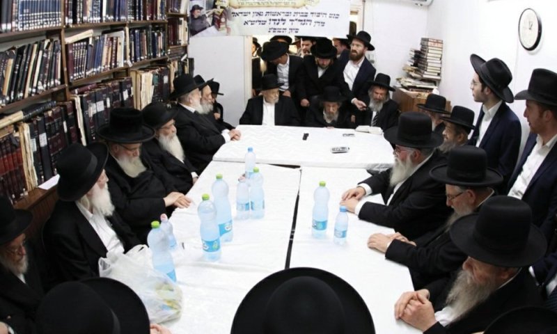 קורעים שערי שמיים למען מעוכבי שידוך: גדולי הדור מתכנסים במעונו של רשכבה"ג הגר"ד לנדו 