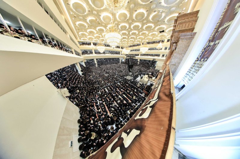 משה גולדשטיין, א. איזנבאך וארי קופרשטוק.