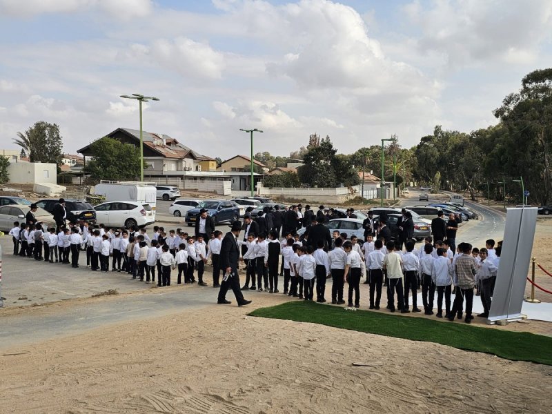 באדיבות המצלם