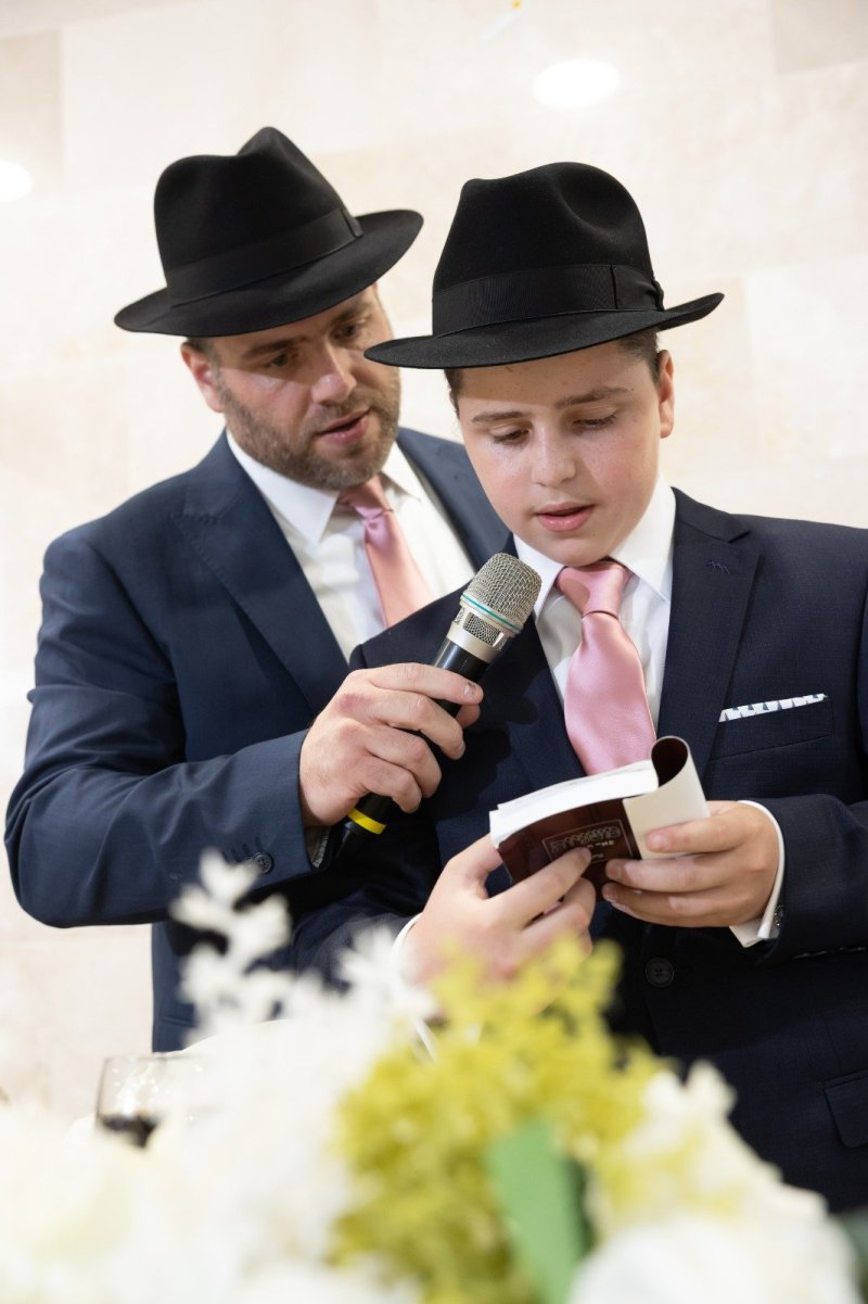 באדיבות המצלם