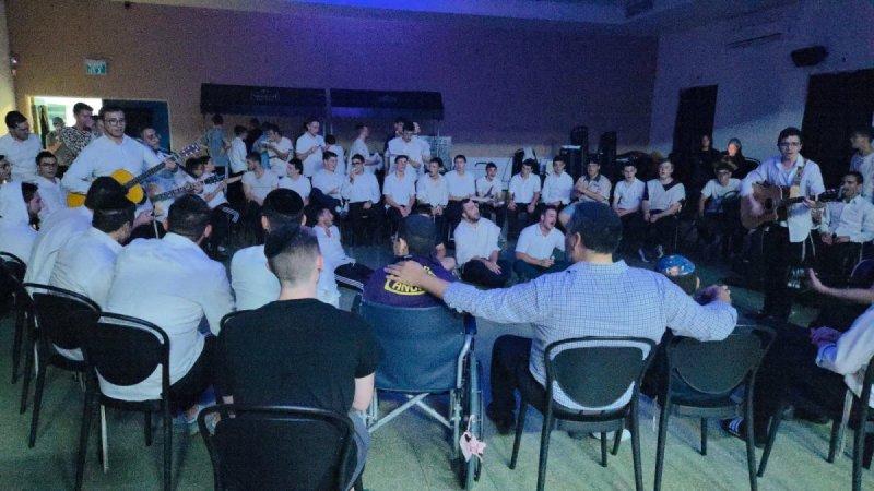 באדיבות המצלם