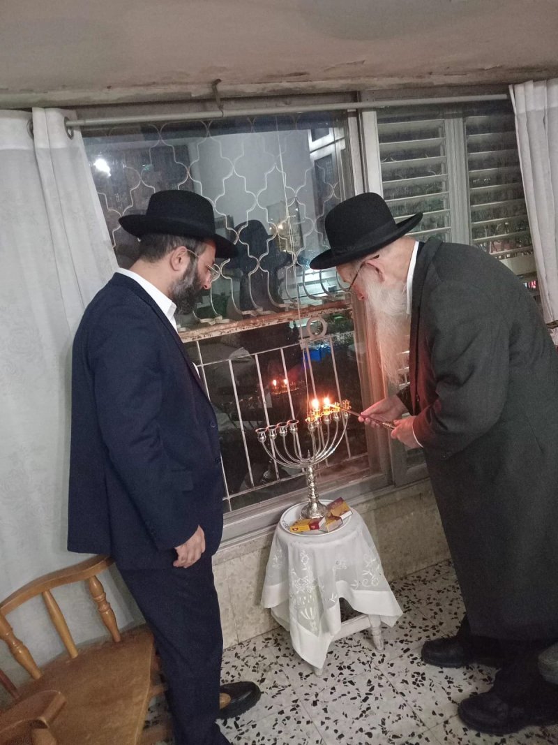 באדיבות המצלם