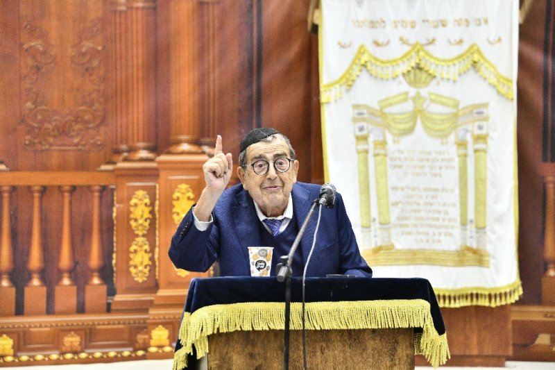 באדיבות המצלם